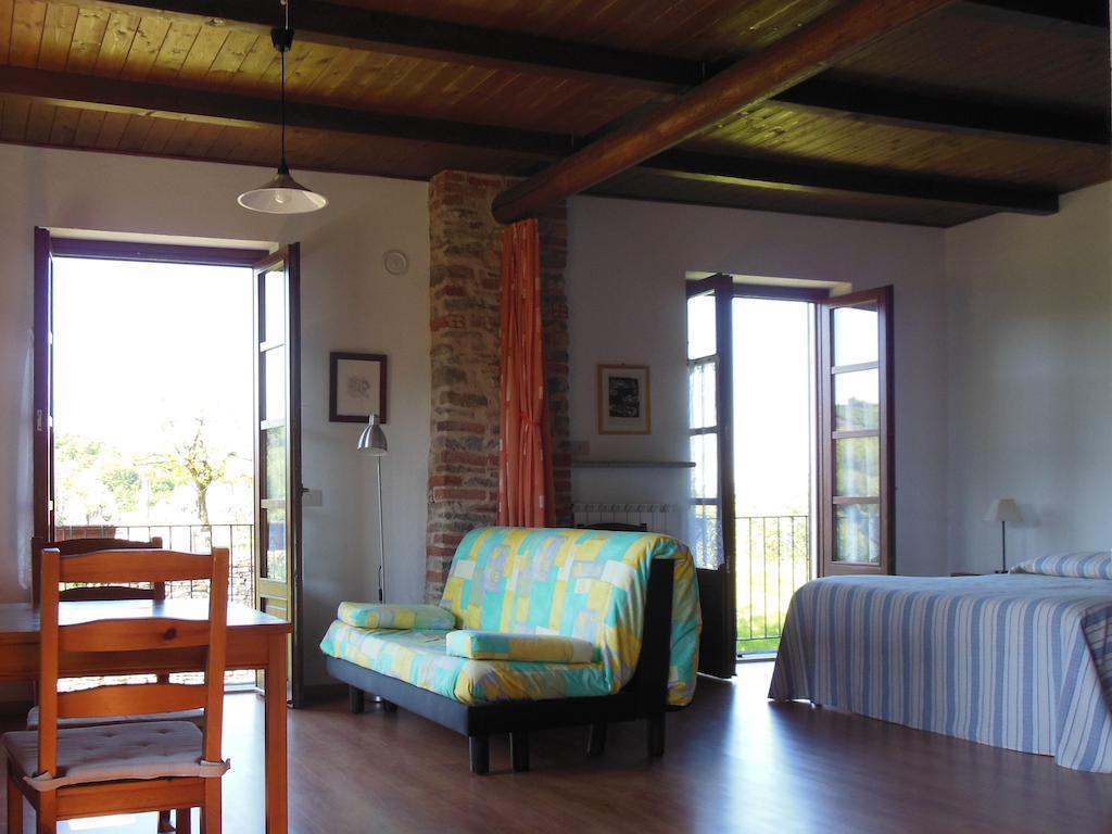Agriturismo Affittacamere Barbarossa Dogliani Cameră foto